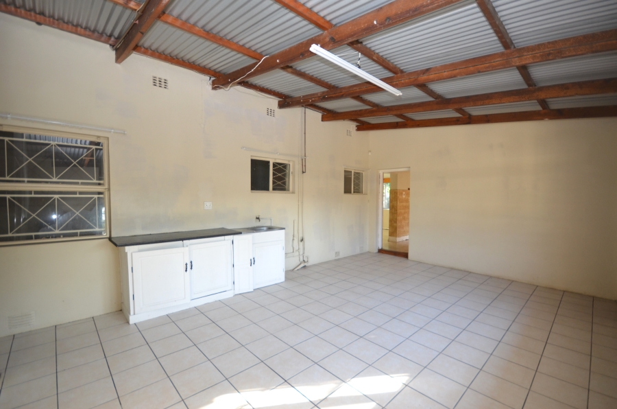 To Let 4 Bedroom Property for Rent in Berea Eastern Cape